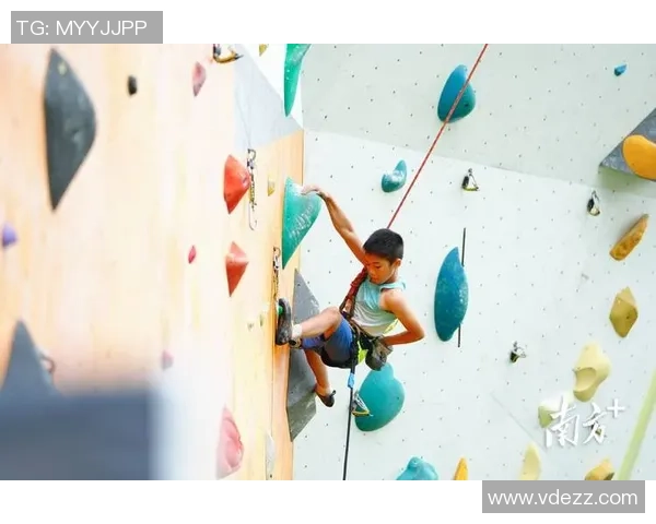 上海攀岩队进攻策略解析与攀岩热点的深度探讨 上海攀岩队进攻策略解析与攀岩热点的深度探讨